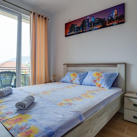 Petkovic Accommodation Tivat Buitenkant foto