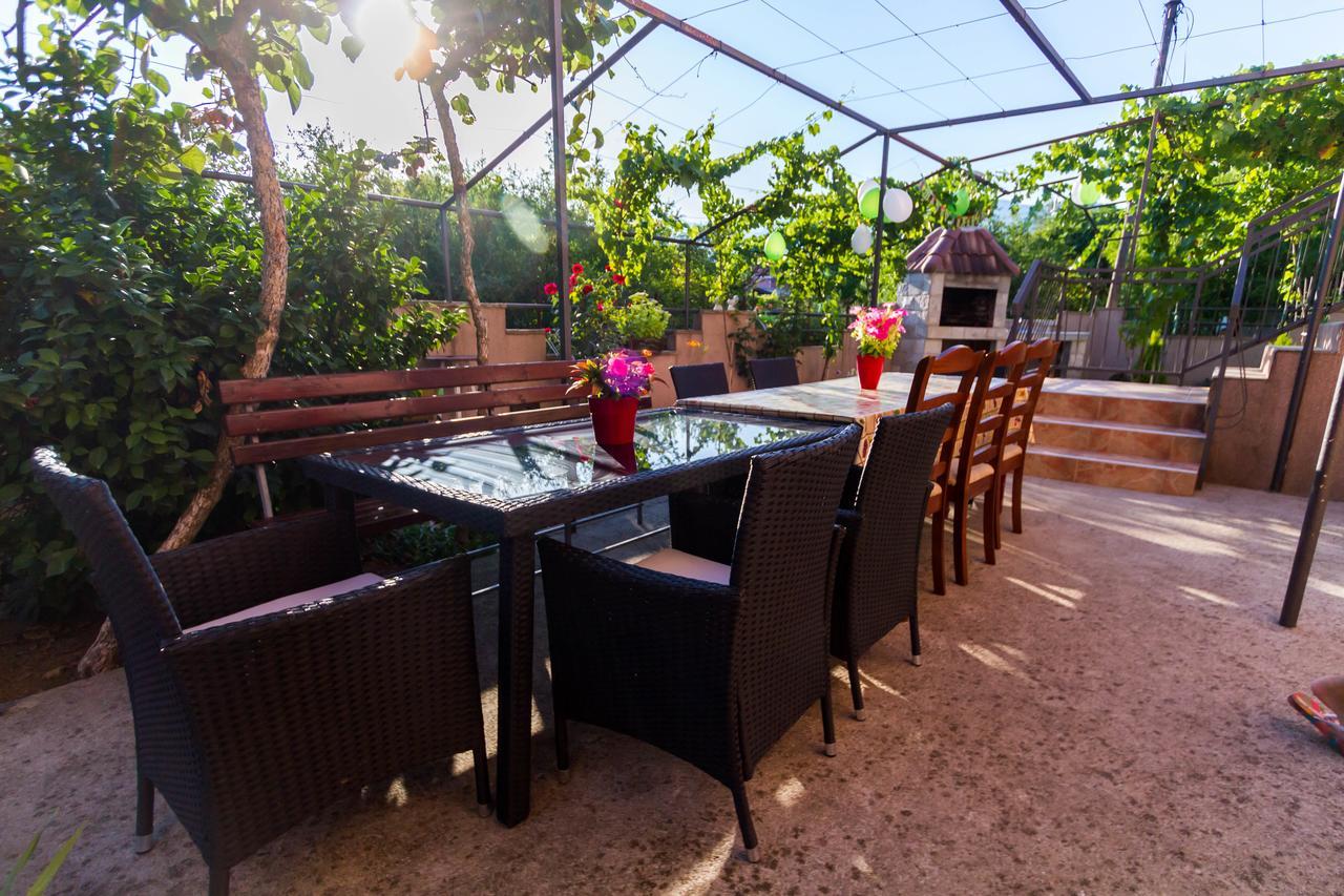 Petkovic Accommodation Tivat Buitenkant foto