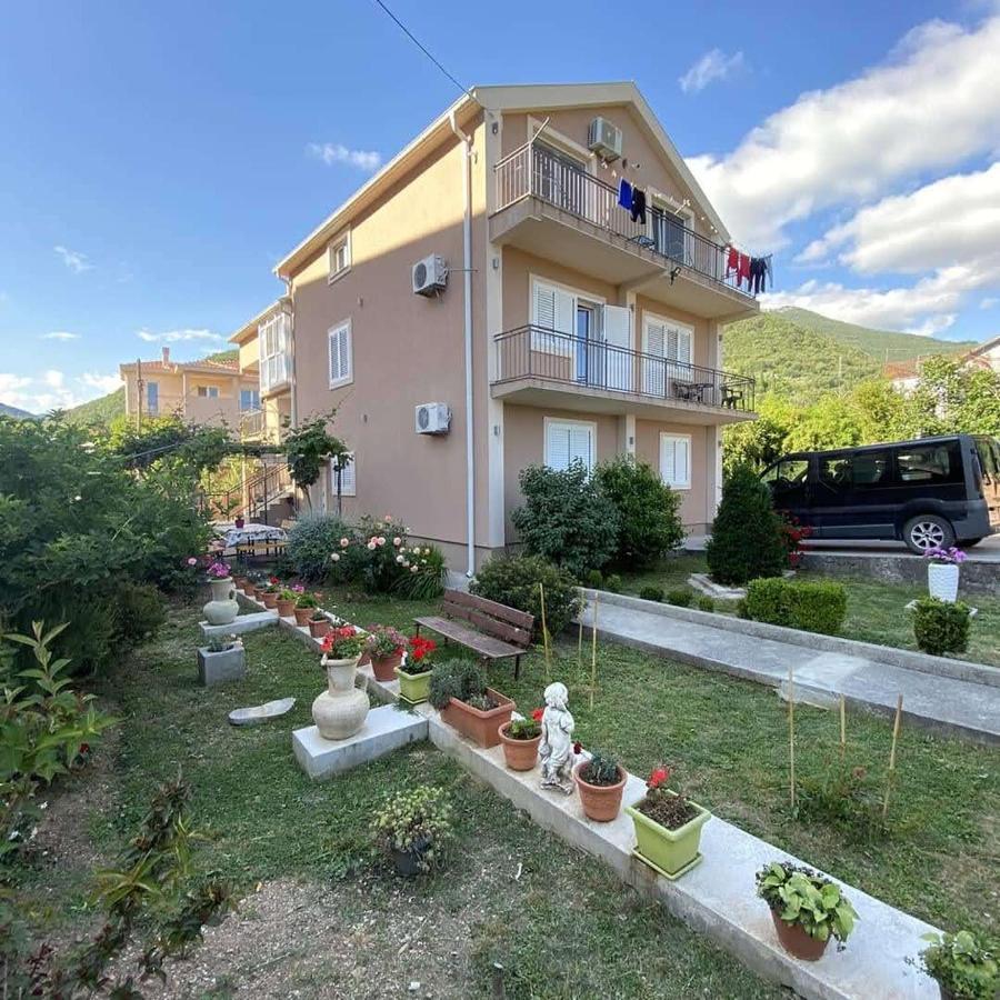 Petkovic Accommodation Tivat Buitenkant foto